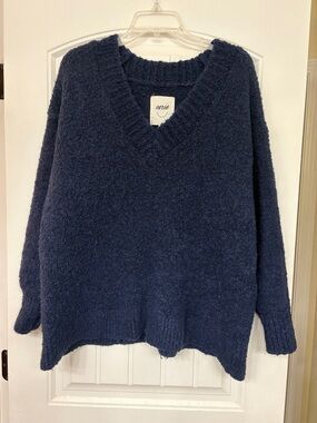 aerie Cozy Navy V-Neck Plush Sweater size large